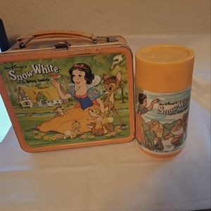 Vintage  metal  Disney  Snow-white  lunch box w thermos
